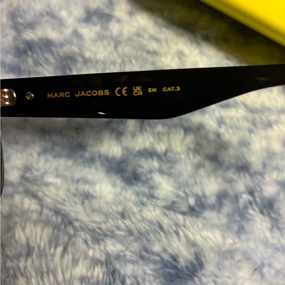Marc Jacobs Clear and Pinstripe Sun Glasses wCase New Wo Tags Italy Designer - Picture 2 of 5